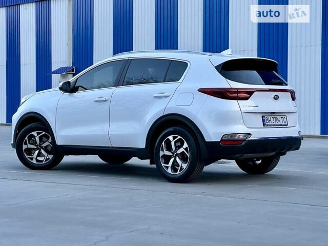 Білий Кіа Sportage, об'ємом двигуна 1.59 л та пробігом 10 тис. км за 19900 $, фото 14 на Automoto.ua