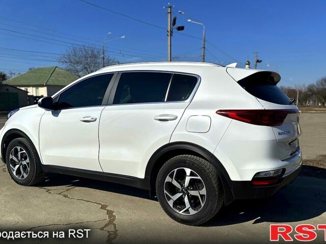 Белый Киа Sportage, объемом двигателя 1.6 л и пробегом 56 тыс. км за 20100 $, фото 3 на Automoto.ua