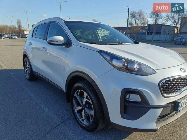 Білий Кіа Sportage, об'ємом двигуна 1.59 л та пробігом 115 тис. км за 16950 $, фото 5 на Automoto.ua