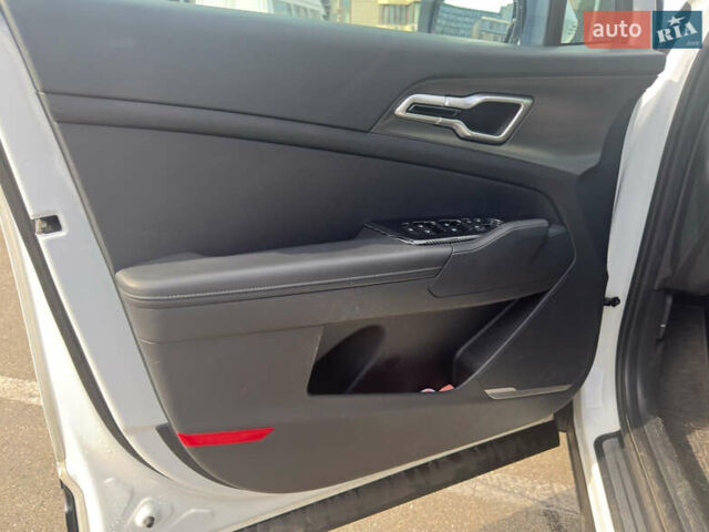 Білий Кіа Sportage, об'ємом двигуна 1.6 л та пробігом 47 тис. км за 30000 $, фото 7 на Automoto.ua