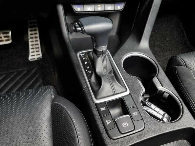 Білий Кіа Sportage, об'ємом двигуна 2 л та пробігом 54 тис. км за 20000 $, фото 9 на Automoto.ua