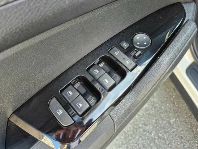 Белый Киа Sportage, объемом двигателя 2 л и пробегом 38 тыс. км за 18000 $, фото 12 на Automoto.ua