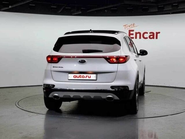 Білий Кіа Sportage, об'ємом двигуна 2 л та пробігом 54 тис. км за 20000 $, фото 3 на Automoto.ua