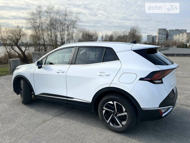 Білий Кіа Sportage, об'ємом двигуна 1.6 л та пробігом 15 тис. км за 26000 $, фото 2 на Automoto.ua