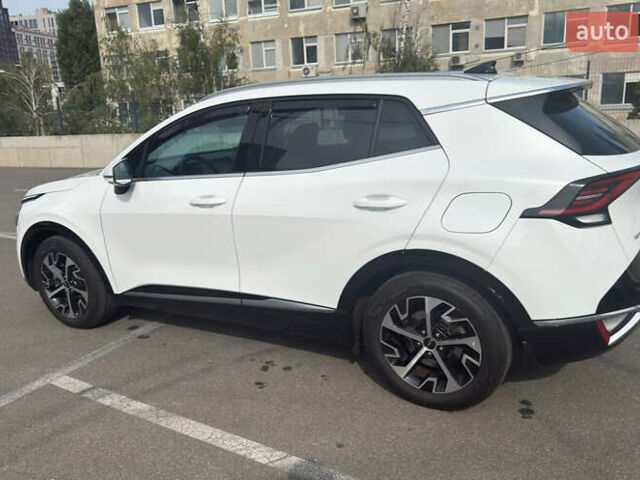 Білий Кіа Sportage, об'ємом двигуна 1.6 л та пробігом 47 тис. км за 30000 $, фото 2 на Automoto.ua