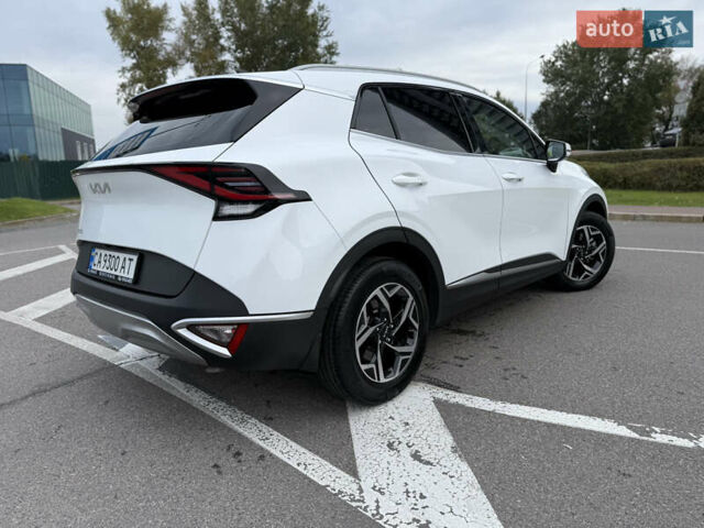 Киа Sportage 2023 в Киеве на Automoto.ua Белый Киа Sportage, объемом двигателя 2 л и пробегом 27 тыс. км за 27950 $, фото 12 на Automoto.ua