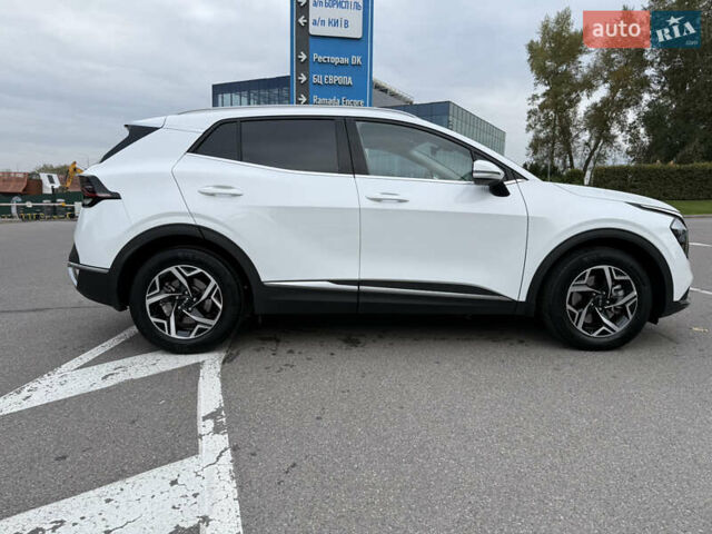 Киа Sportage 2023 в Киеве на Automoto.ua Белый Киа Sportage, объемом двигателя 2 л и пробегом 27 тыс. км за 27950 $, фото 13 на Automoto.ua