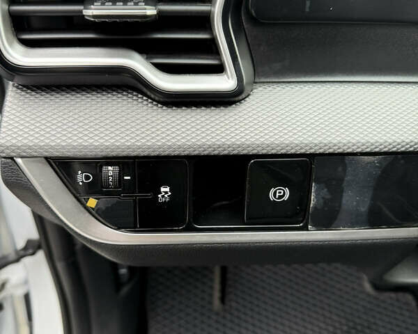 Білий Кіа Sportage, об'ємом двигуна 2 л та пробігом 27 тис. км за 27955 $, фото 19 на Automoto.ua