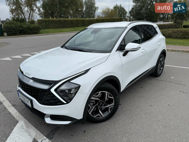 Киа Sportage 2023 в Киеве на Automoto.ua Белый Киа Sportage, объемом двигателя 2 л и пробегом 27 тыс. км за 27950 $, фото 4 на Automoto.ua