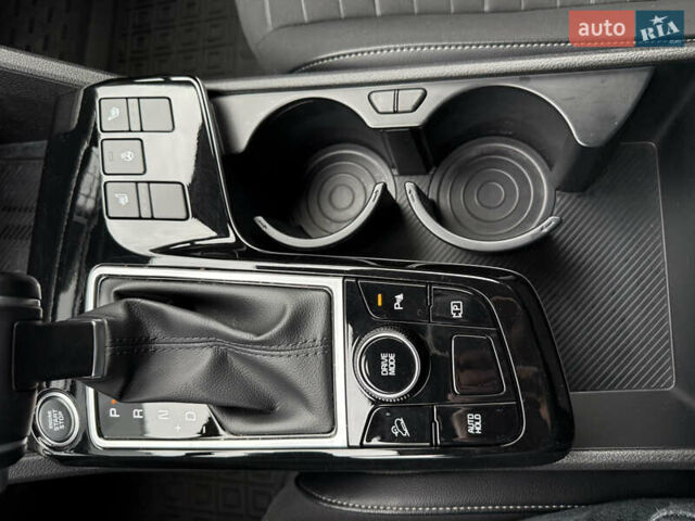 Киа Sportage 2023 в Луцке на Automoto.ua Белый Киа Sportage, объемом двигателя 1.6 л и пробегом 60 тыс. км за 26500 $, фото 7 на Automoto.ua