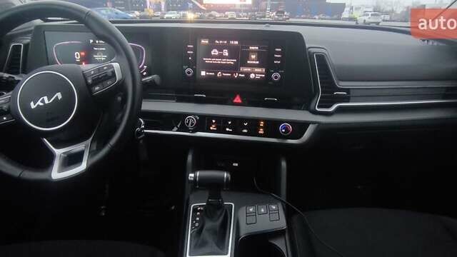 Білий Кіа Sportage, об'ємом двигуна 2 л та пробігом 12 тис. км за 28000 $, фото 23 на Automoto.ua