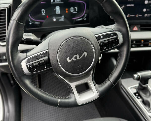 Киа Sportage 2023 в Киеве на Automoto.ua Белый Киа Sportage, объемом двигателя 2 л и пробегом 27 тыс. км за 27950 $, фото 17 на Automoto.ua