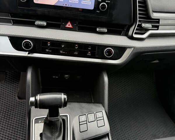 Білий Кіа Sportage, об'ємом двигуна 2 л та пробігом 27 тис. км за 27955 $, фото 21 на Automoto.ua