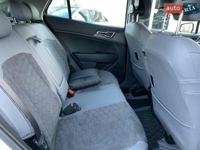 Белый Киа Sportage, объемом двигателя 2 л и пробегом 13 тыс. км за 28290 $, фото 25 на Automoto.ua