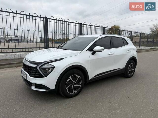Киа Sportage 2023 в Киеве на Automoto.ua Белый Киа Sportage, объемом двигателя 1.6 л и пробегом 11 тыс. км за 26999 $, фото 5 на Automoto.ua