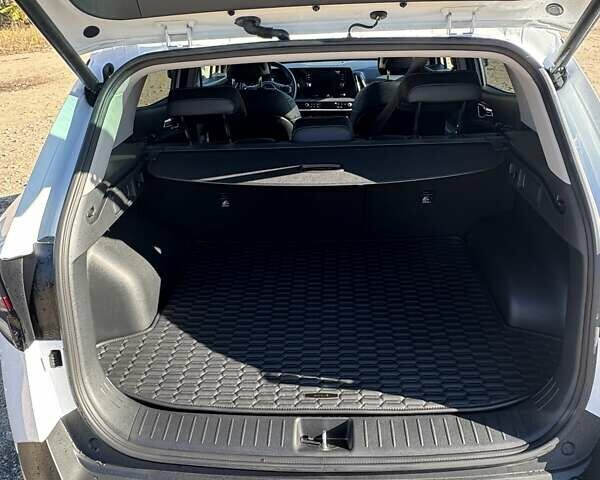 Белый Киа Sportage, объемом двигателя 2 л и пробегом 14 тыс. км за 27500 $, фото 6 на Automoto.ua