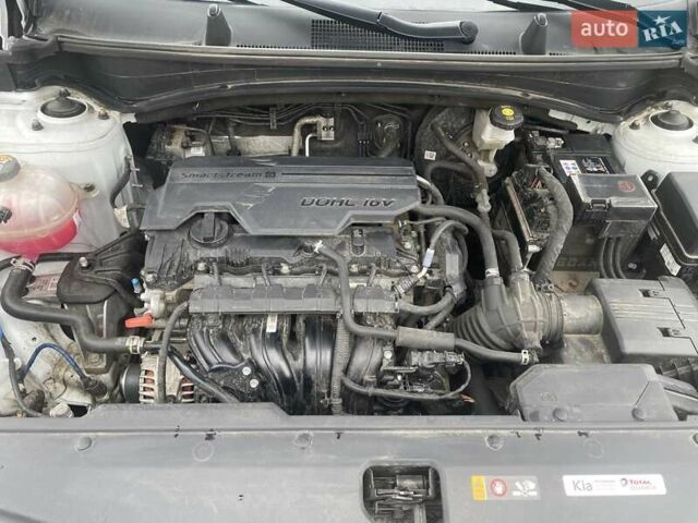 Білий Кіа Sportage, об'ємом двигуна 2 л та пробігом 38 тис. км за 28000 $, фото 11 на Automoto.ua