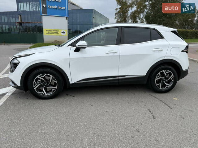 Киа Sportage 2023 в Киеве на Automoto.ua Белый Киа Sportage, объемом двигателя 2 л и пробегом 27 тыс. км за 27950 $, фото 5 на Automoto.ua