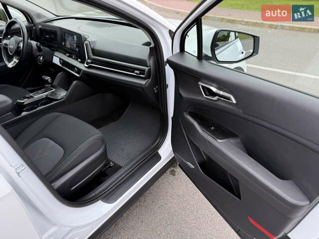 Білий Кіа Sportage, об'ємом двигуна 2 л та пробігом 27 тис. км за 27955 $, фото 34 на Automoto.ua