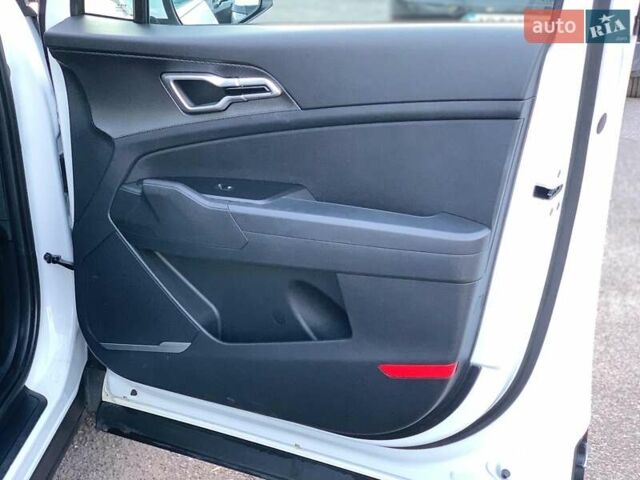 Белый Киа Sportage, объемом двигателя 2 л и пробегом 13 тыс. км за 28290 $, фото 22 на Automoto.ua