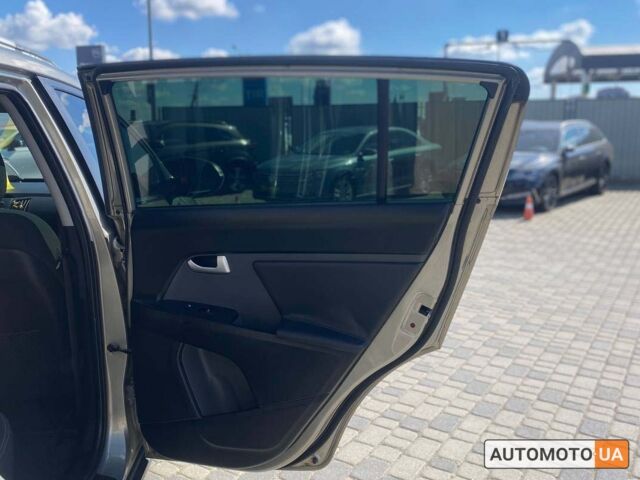 Бежевый Киа Sportage, объемом двигателя 2 л и пробегом 166 тыс. км за 12800 $, фото 24 на Automoto.ua