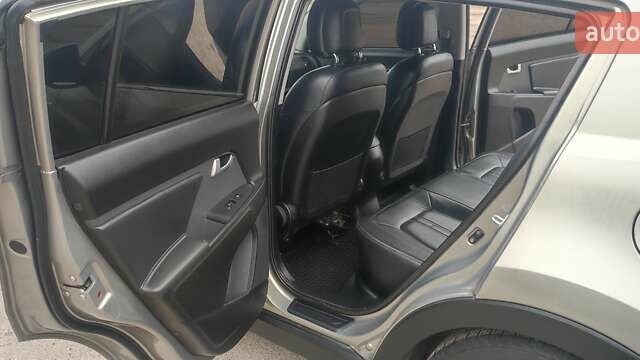 Бежевый Киа Sportage, объемом двигателя 2 л и пробегом 262 тыс. км за 12100 $, фото 26 на Automoto.ua