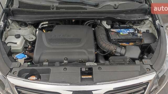 Бежевый Киа Sportage, объемом двигателя 2 л и пробегом 262 тыс. км за 12100 $, фото 4 на Automoto.ua