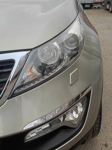 Бежевый Киа Sportage, объемом двигателя 2 л и пробегом 262 тыс. км за 13000 $, фото 1 на Automoto.ua