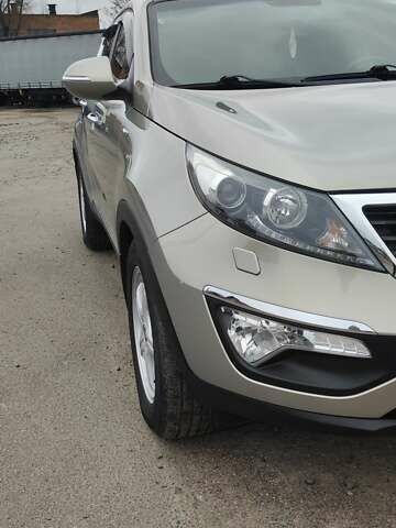 Бежевый Киа Sportage, объемом двигателя 2 л и пробегом 262 тыс. км за 13000 $, фото 37 на Automoto.ua