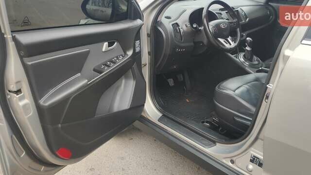 Бежевый Киа Sportage, объемом двигателя 2 л и пробегом 262 тыс. км за 13000 $, фото 25 на Automoto.ua