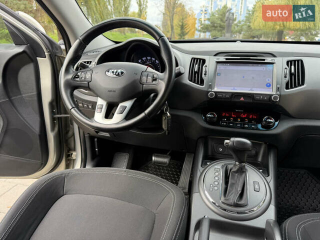 Кіа Sportage 2013 у Вінниці на Automoto.ua Бежевий Кіа Sportage, об'ємом двигуна 2 л та пробігом 92 тис. км за 15800 $, фото 36 на Automoto.ua