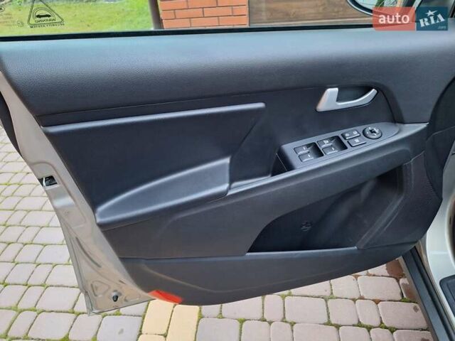 Бежевый Киа Sportage, объемом двигателя 1.69 л и пробегом 115 тыс. км за 15600 $, фото 43 на Automoto.ua