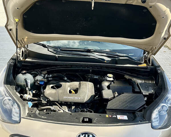 Киа Sportage 2016 в Тернополе на Automoto.ua Бежевый Киа Sportage, объемом двигателя 2 л и пробегом 196 тыс. км за 14300 $, фото 96 на Automoto.ua