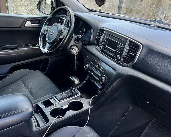 Бежевый Киа Sportage, объемом двигателя 2 л и пробегом 196 тыс. км за 14100 $, фото 80 на Automoto.ua