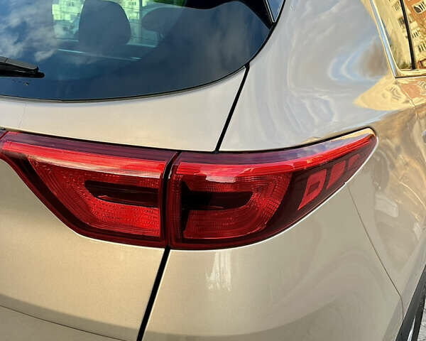 Киа Sportage 2016 в Тернополе на Automoto.ua Бежевый Киа Sportage, объемом двигателя 2 л и пробегом 196 тыс. км за 14300 $, фото 13 на Automoto.ua