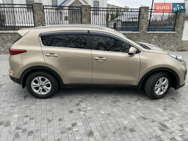 Бежевый Киа Sportage, объемом двигателя 2 л и пробегом 180 тыс. км за 15300 $, фото 3 на Automoto.ua