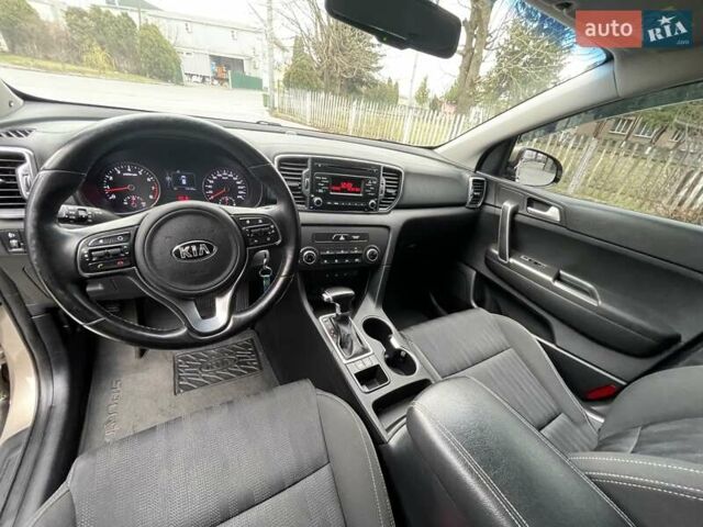 Бежевый Киа Sportage, объемом двигателя 2 л и пробегом 180 тыс. км за 15300 $, фото 19 на Automoto.ua