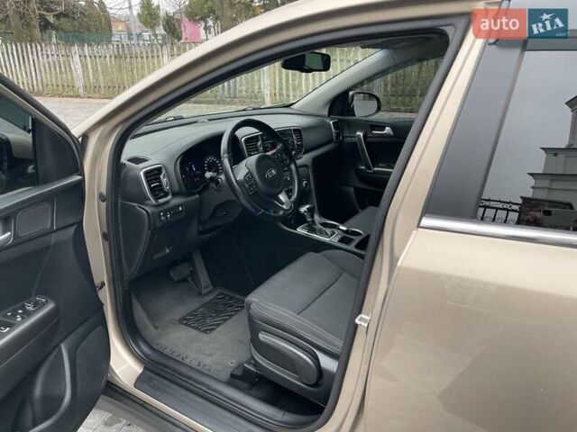 Бежевый Киа Sportage, объемом двигателя 2 л и пробегом 180 тыс. км за 15300 $, фото 17 на Automoto.ua