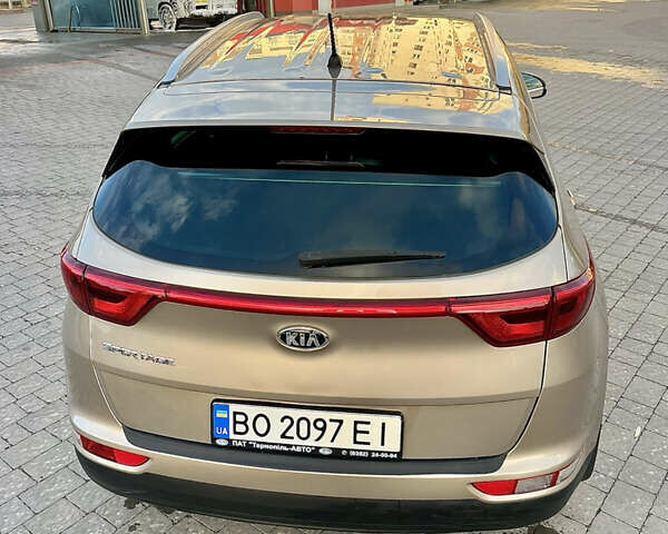 Бежевый Киа Sportage, объемом двигателя 2 л и пробегом 196 тыс. км за 14100 $, фото 15 на Automoto.ua