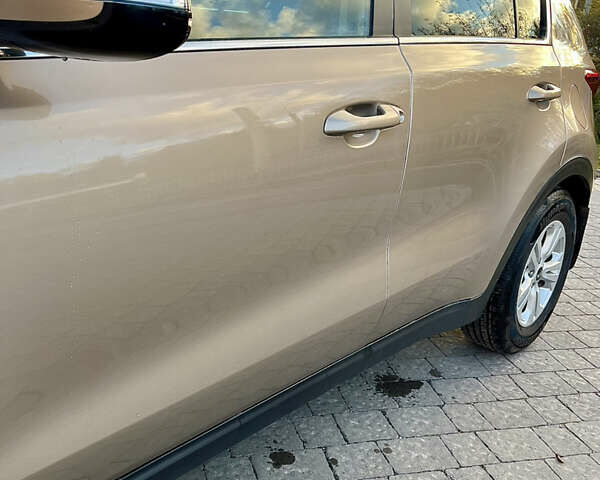 Киа Sportage 2016 в Тернополе на Automoto.ua Бежевый Киа Sportage, объемом двигателя 2 л и пробегом 196 тыс. км за 14300 $, фото 24 на Automoto.ua