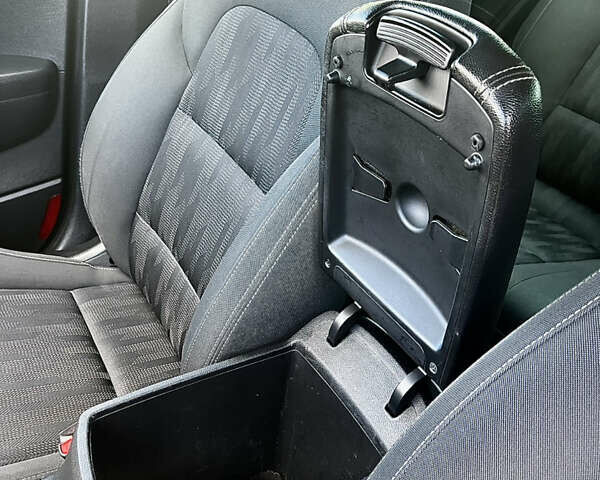 Бежевый Киа Sportage, объемом двигателя 2 л и пробегом 196 тыс. км за 14100 $, фото 72 на Automoto.ua