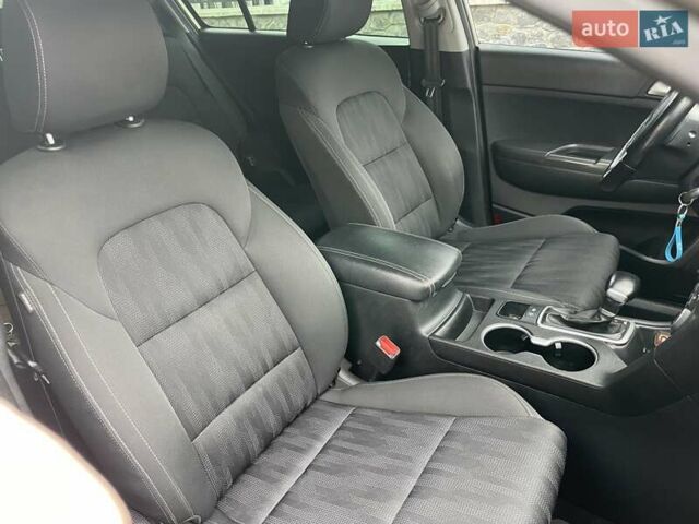 Бежевый Киа Sportage, объемом двигателя 2 л и пробегом 180 тыс. км за 15300 $, фото 16 на Automoto.ua