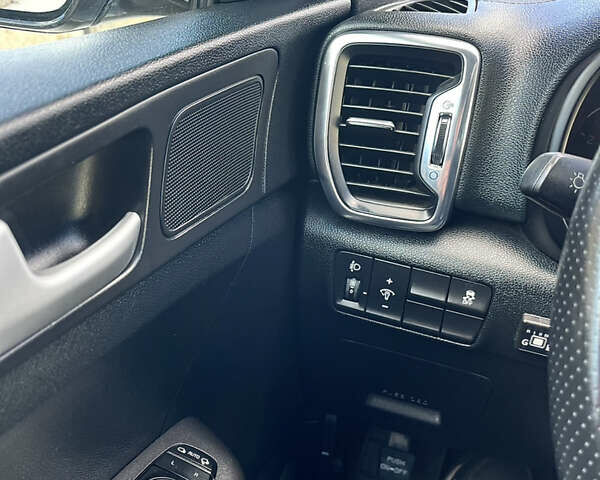 Бежевый Киа Sportage, объемом двигателя 2 л и пробегом 196 тыс. км за 14100 $, фото 62 на Automoto.ua