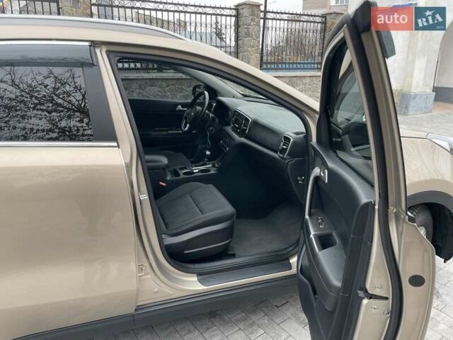 Бежевый Киа Sportage, объемом двигателя 2 л и пробегом 180 тыс. км за 15300 $, фото 14 на Automoto.ua