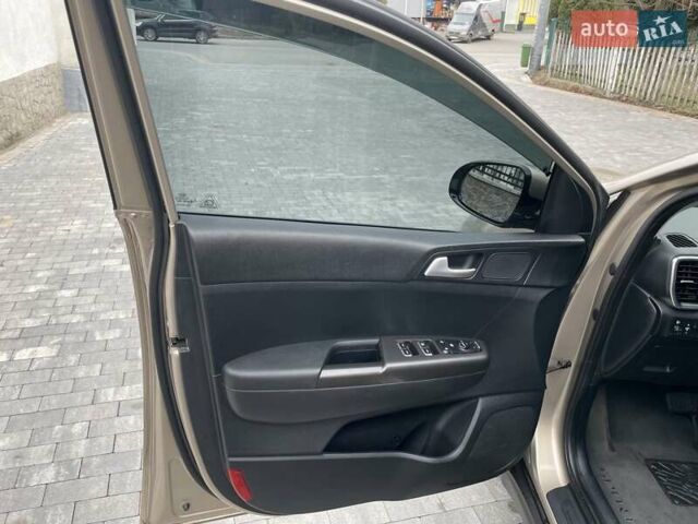 Бежевый Киа Sportage, объемом двигателя 2 л и пробегом 180 тыс. км за 15300 $, фото 13 на Automoto.ua