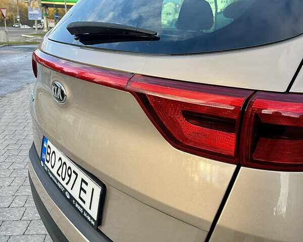 Бежевый Киа Sportage, объемом двигателя 2 л и пробегом 196 тыс. км за 14100 $, фото 13 на Automoto.ua
