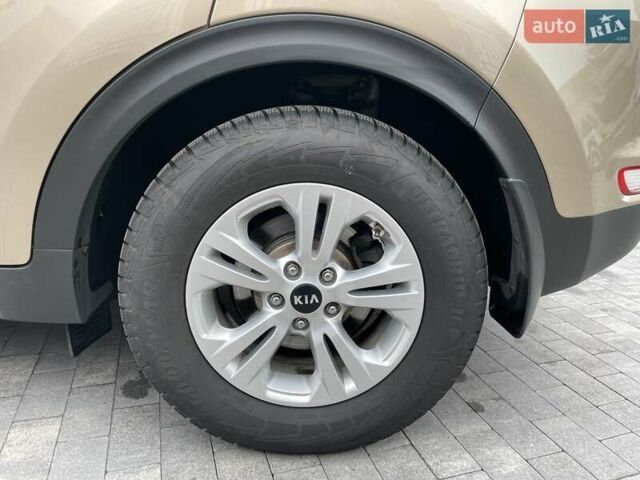 Бежевый Киа Sportage, объемом двигателя 2 л и пробегом 180 тыс. км за 15300 $, фото 23 на Automoto.ua