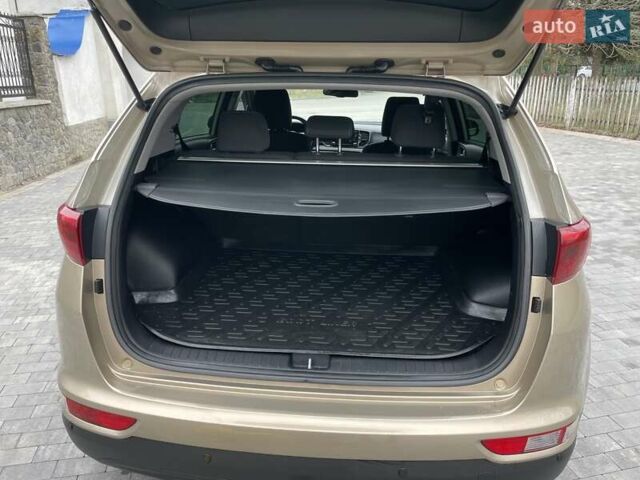 Бежевый Киа Sportage, объемом двигателя 2 л и пробегом 180 тыс. км за 15300 $, фото 9 на Automoto.ua