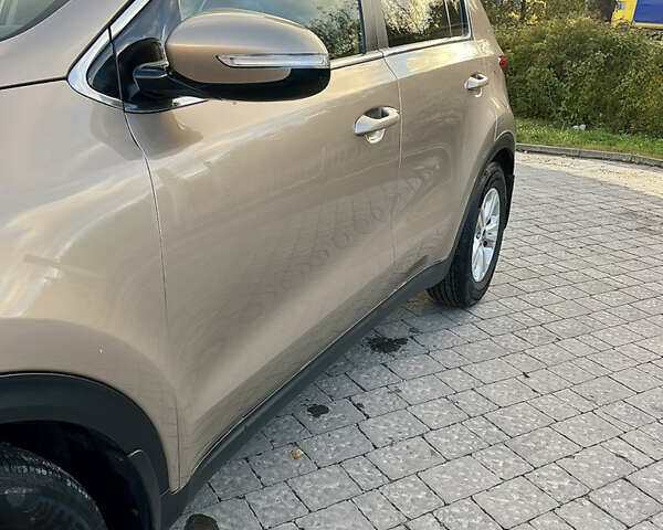 Киа Sportage 2016 в Тернополе на Automoto.ua Бежевый Киа Sportage, объемом двигателя 2 л и пробегом 196 тыс. км за 14300 $, фото 26 на Automoto.ua