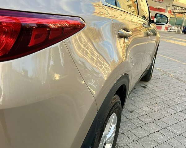 Бежевый Киа Sportage, объемом двигателя 2 л и пробегом 196 тыс. км за 14100 $, фото 9 на Automoto.ua